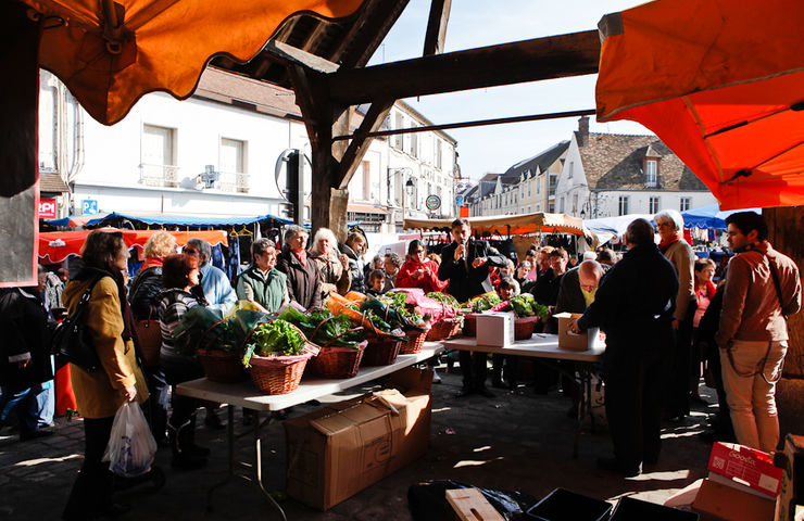 Paniers garnis au marché 